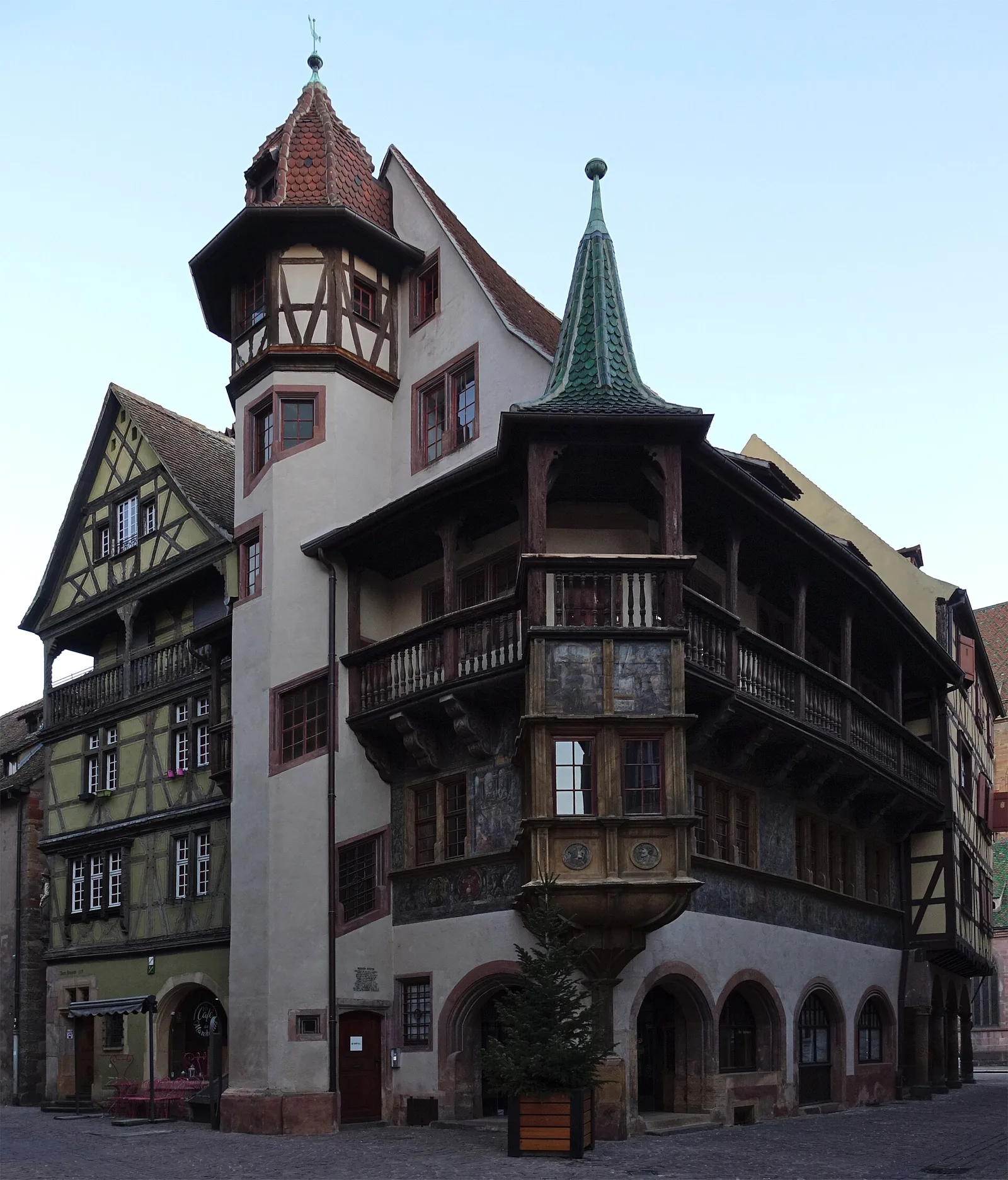 Real building: Pfister House
