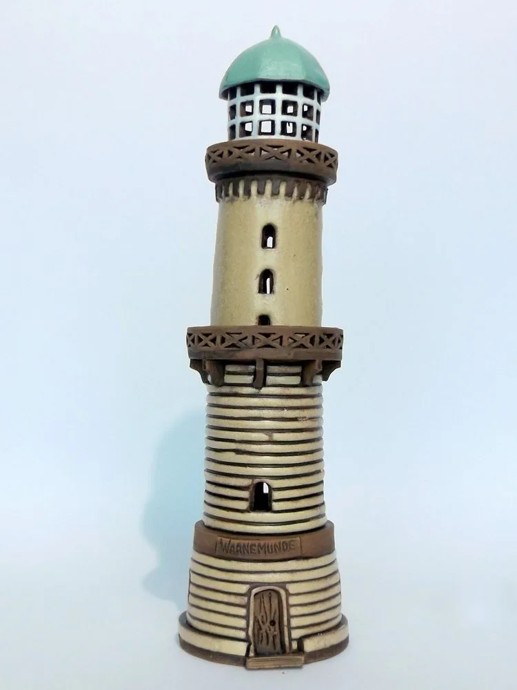 Lighthouses — Model LEU-03