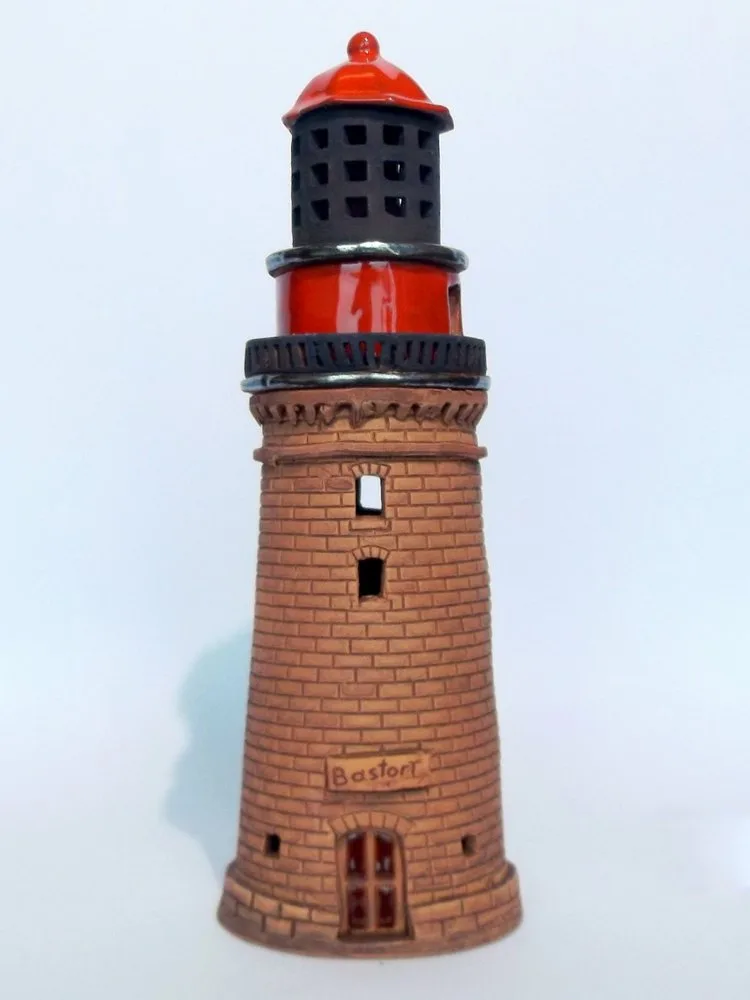 Lighthouses — Model LEU-12